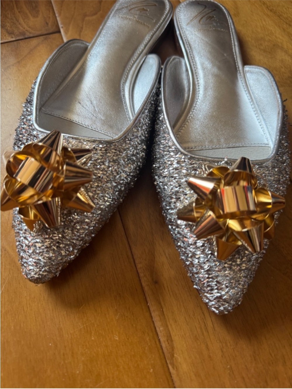 NWT Antonio Melani & The Nat Note Estrella Textured Ornamented Bow Dress Mules - Picture 6 of 9